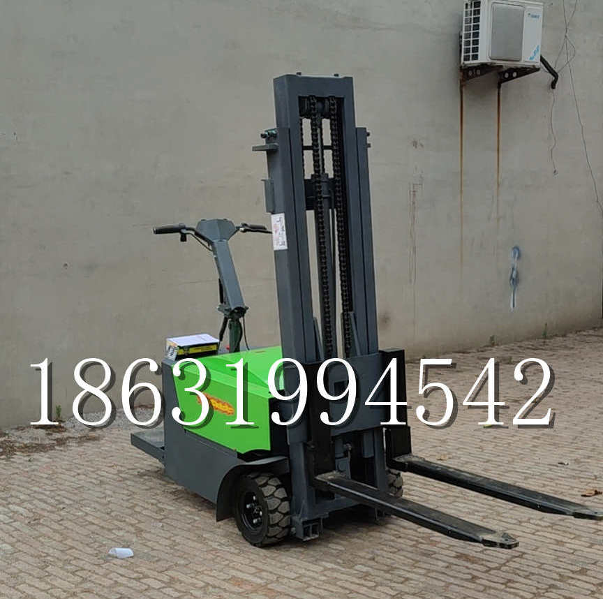 东港区优程全电动叉车插腿式堆高车液压装卸车1.5吨升高小型站驾式铲车